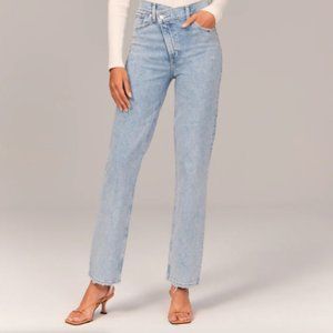 Abercrombie Ultra High Rise 90s Straight Jean